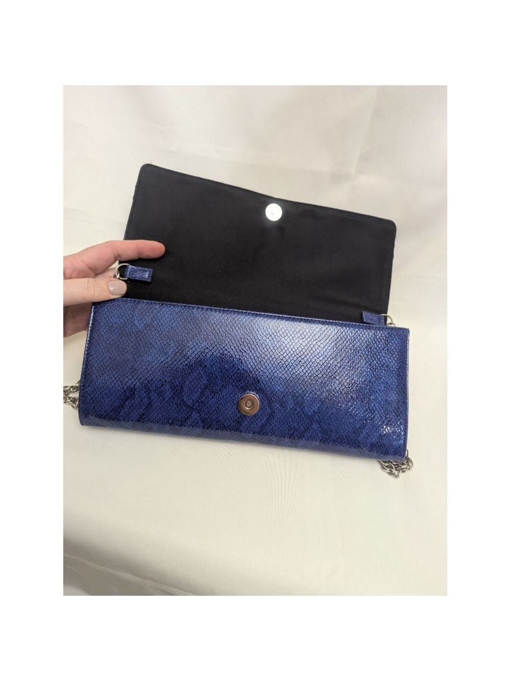White House Black Market Blue Faux Snakeskin Clutch - Picture 4 of 13